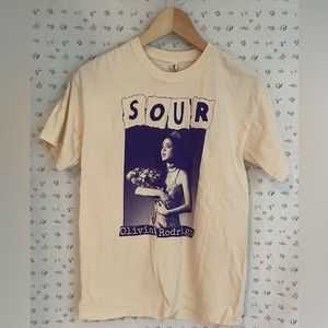 Olivia Rodrigo Sour Prom Oversized T shirt in size small